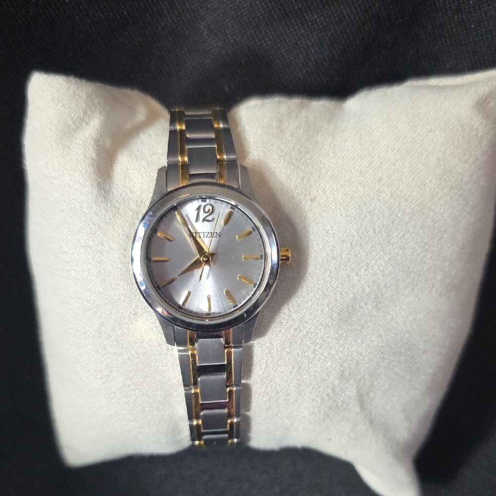 CITIZEN SILVER DIAL STAINLESS STEEL WOMEN'S WATCH